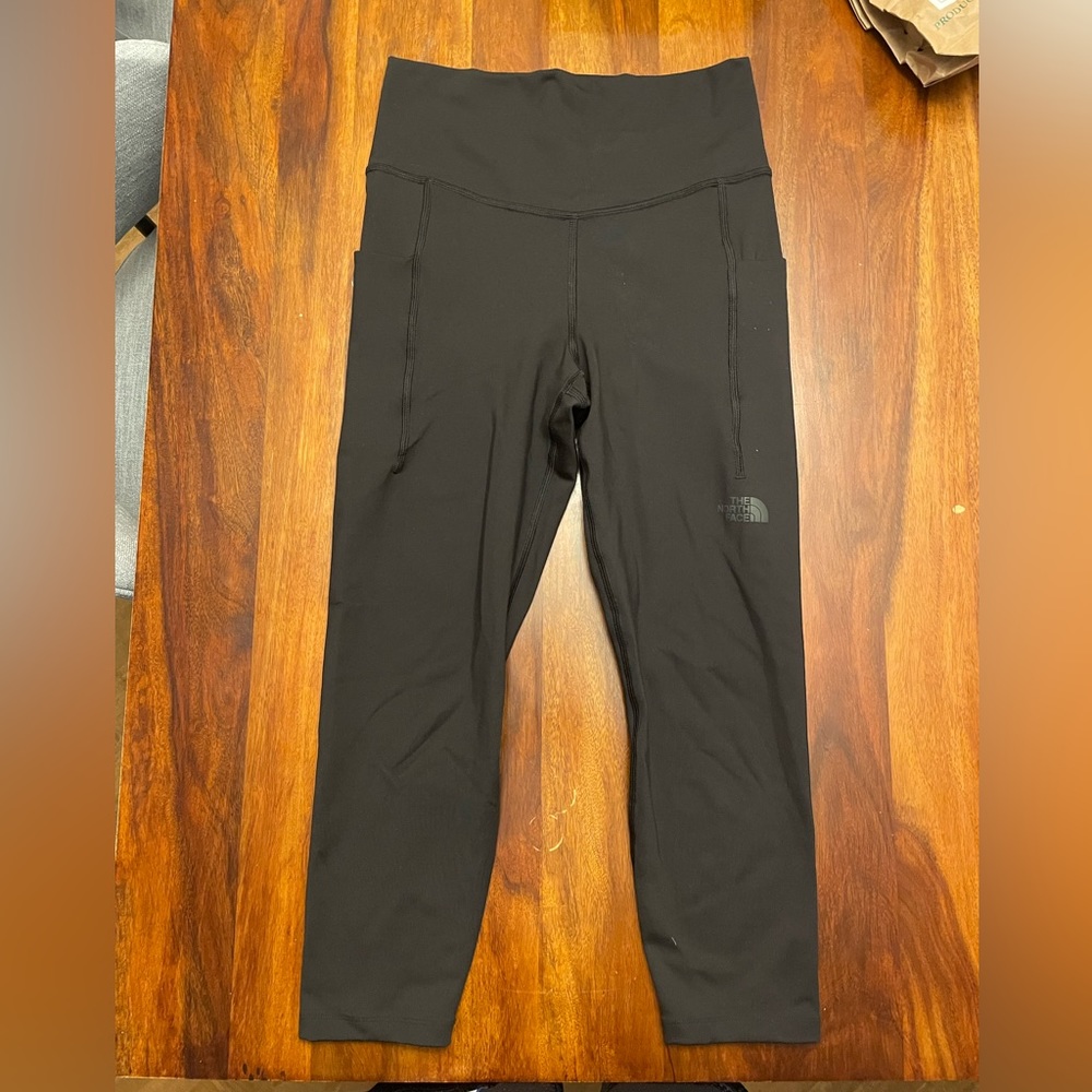 New north face leggings with pockets